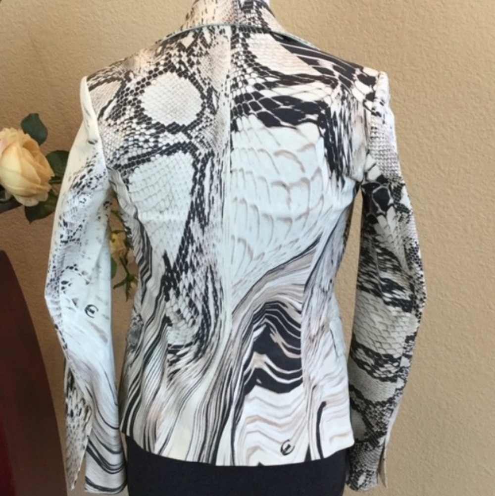 Just Cavalli Stunning Snake-Print Blazer - Picture 4 of 8